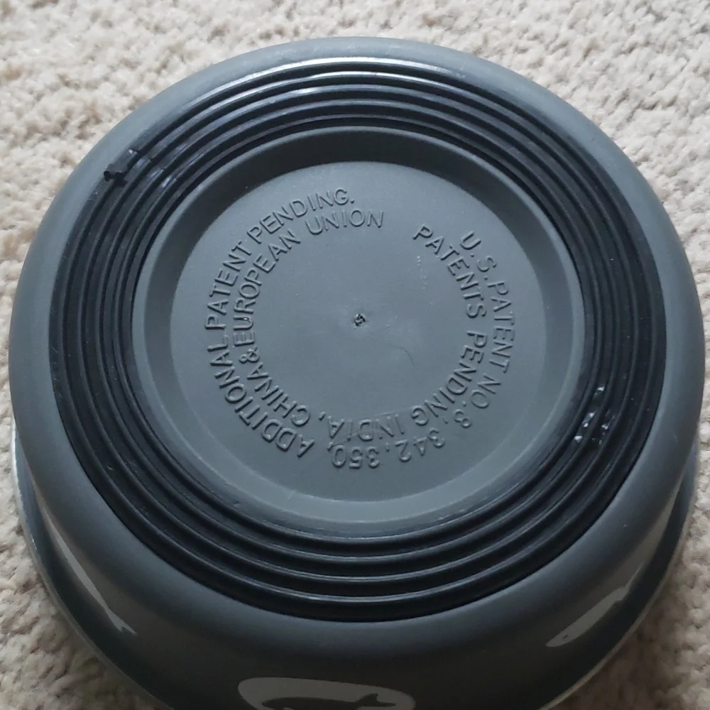 Cute kitty food/water bowl